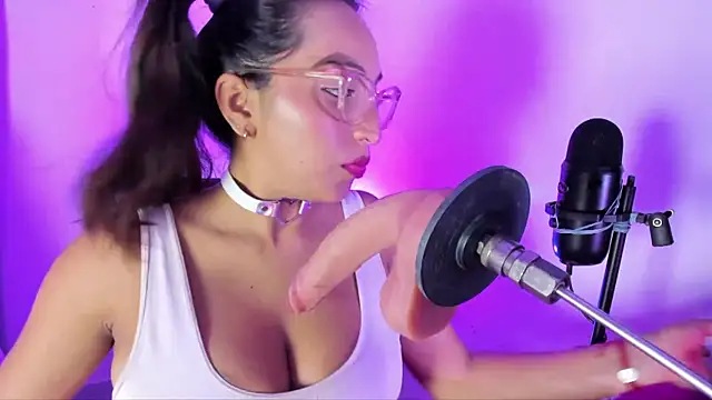 Snapshot of Leticia_brownn1 chatting on September 2025 05:45:02 PM Leticia brownn1 online show from September 2025 05:45:02 PM