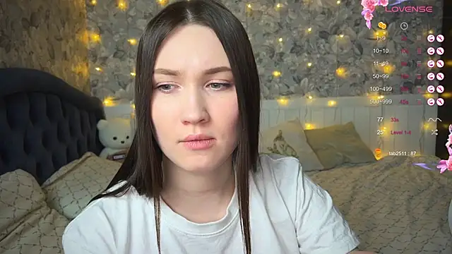 Snapshot of ChloeMillerMeow chatting on February 2025 08:28:02 PM ChloeMillerMeow online show from February 2025 08:28:02 PM