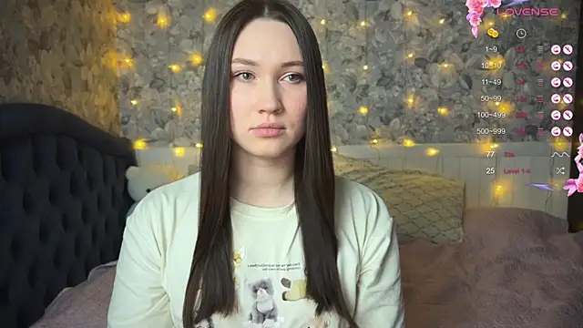 Snapshot of ChloeMillerMeow chatting on March 2025 04:33:02 PM ChloeMillerMeow online show from March 2025 04:33:02 PM
