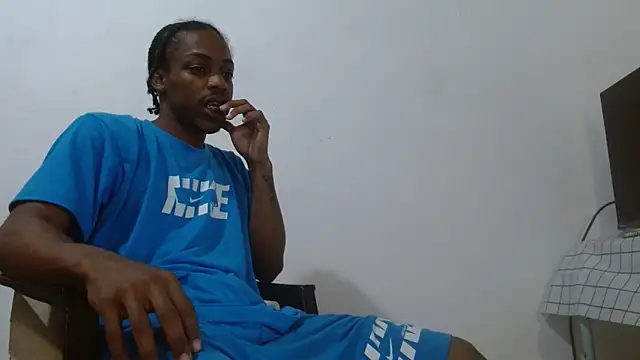 Larry-n-clouds online show from February 2026 05:09:01 PM