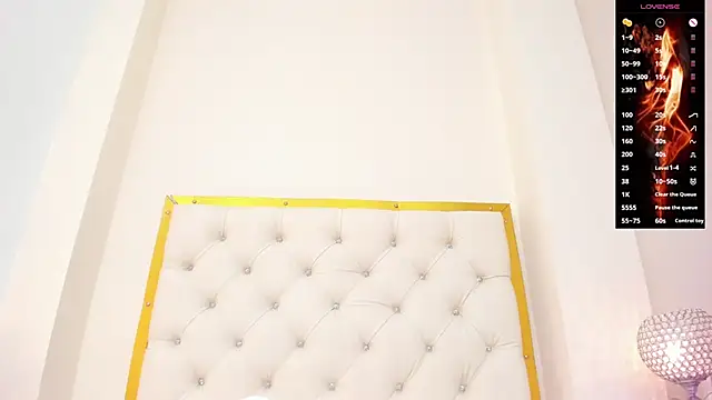 Donnapaul online show from November 2025 12:16:02 PM