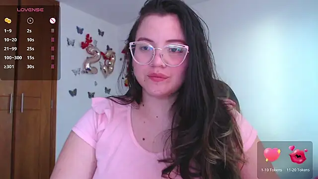 Snapshot of Sarahros1 chatting on February 2025 10:58:01 PM Sarahros1 online show from February 2025 10:58:01 PM