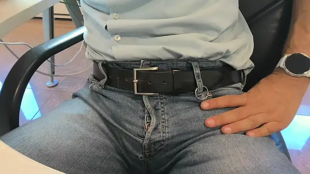 alessandroman2114 online show from September 2025 10:17:01 AM