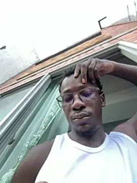 Snapshot of _Lowmaypalacios chatting on March 2026 10:32:01 PM Lowmaypalacios online show from March 2026 10:32:01 PM