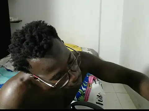 Snapshot of _Lowmaypalacios chatting on April 2026 10:32:02 PM Lowmaypalacios online show from April 2026 10:32:02 PM