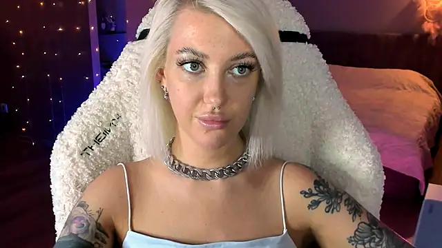 tykioty Miley online show from November 2025 12:18:01 PM