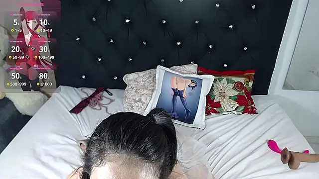 nikol winick online show from November 2025 03:28:02 AM