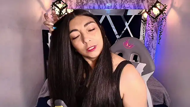 Karla hernandez  online show from September 2025 12:16:02 PM