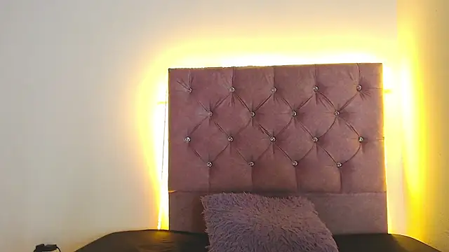 Snapshot of ANDREA_TWERK_ASS chatting on May 2026 10:18:02 PM ANDREA TWERK ASS online show from May 2026 10:18:02 PM