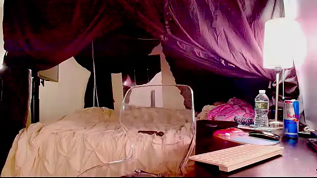 Aubreyessex online show from September 2025 06:33:02 PM