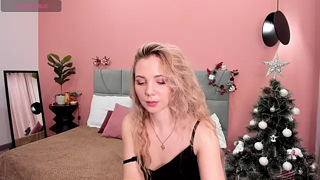 Snapshot of EvaMoran chatting on December 2024 07:59:02 AM EvaMoran online show from December 2024 07:59:02 AM