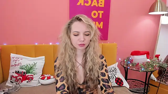 Snapshot of EvaMoran chatting on January 2025 08:11:01 AM EvaMoran online show from January 2025 08:11:01 AM