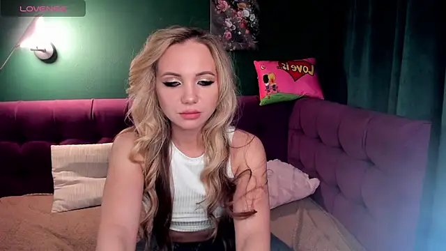 Snapshot of EvaMoran chatting on February 2025 05:03:02 AM EvaMoran online show from February 2025 05:03:02 AM