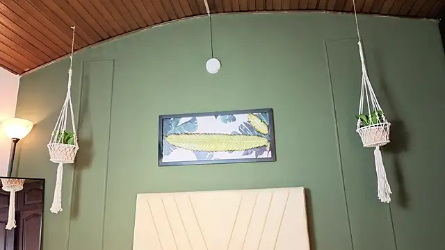 LILA ELLIOT online show from December 2025 08:43:01 AM