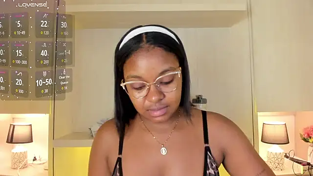 tamaraa smiith online show from November 2025 07:48:02 PM