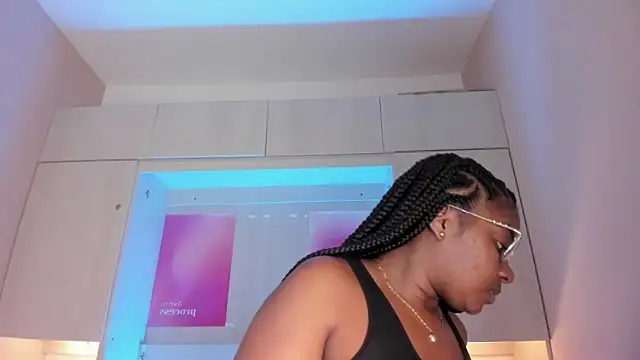 Snapshot of tamaraa_smiith chatting on May 2026 07:43:01 PM tamaraa smiith online show from May 2026 07:43:01 PM