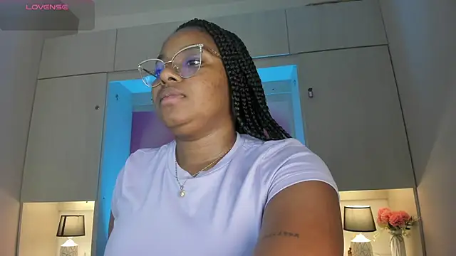 Snapshot of tamaraa_smiith chatting on May 2026 07:55:02 PM tamaraa smiith online show from May 2026 07:55:02 PM