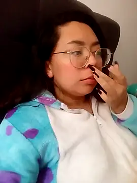 Snapshot of Peach-Lawrence chatting on December 2024 12:01:02 PM Peach-Lawrence online show from December 2024 12:01:02 PM