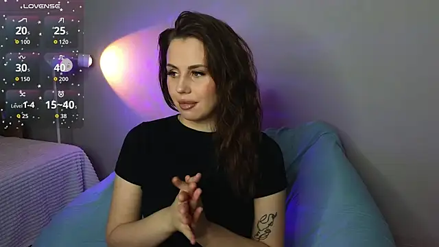 Aisha Riley online show from October 2025 01:30:01 PM