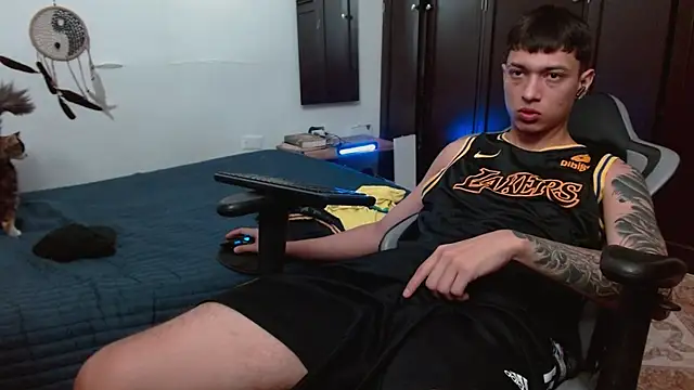 aaron blug online show from November 2025 03:56:02 PM