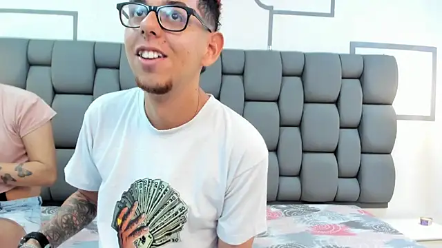 Derek and Skarlet online show from September 2025 03:01:01 PM