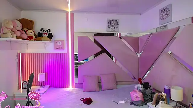  Miaaleon online show from January 2026 12:31:02 PM