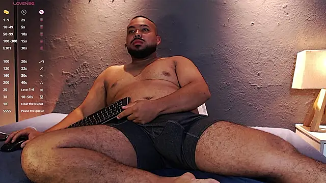 Snapshot of DilanJonnes_ chatting on February 2026 05:19:02 PM DilanJonnes online show from February 2026 05:19:02 PM