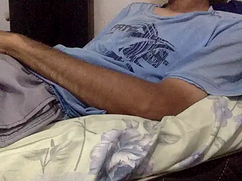 Skinnynerd online show from April 2026 08:23:01 PM