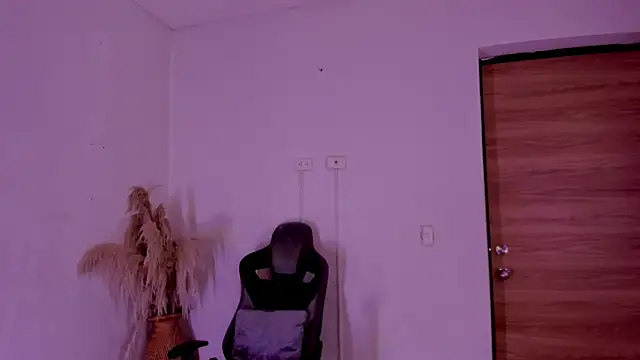 carolinemiller7 online show from November 2025 06:57:02 AM