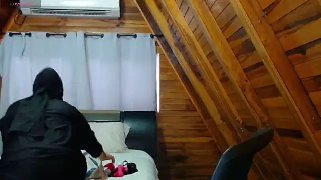 AmbarBurhan online show from November 2025 05:57:02 PM