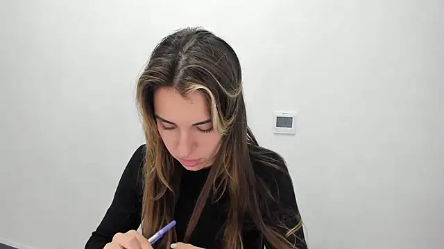 Summmmersky online show from January 2025 02:25:01 PM