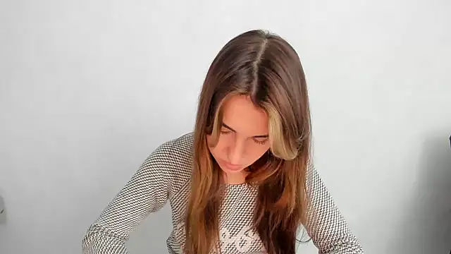 Summmmersky online show from February 2025 12:16:01 PM