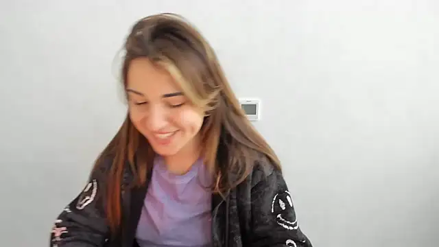 Summmmersky online show from February 2025 12:20:01 PM