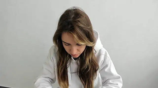 Summmmersky online show from March 2025 08:18:01 AM