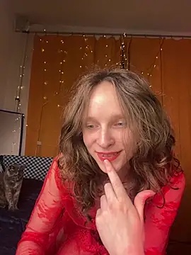 Snapshot of MikkyMoony chatting on December 2024 01:18:01 AM MikkyMoony online show from December 2024 01:18:01 AM
