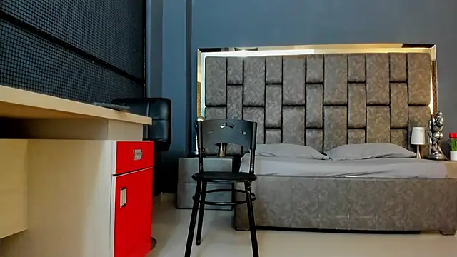 Snapshot of Matureyulyet chatting on November 2025 08:52:02 PM Matureyulyet online show from November 2025 08:52:02 PM