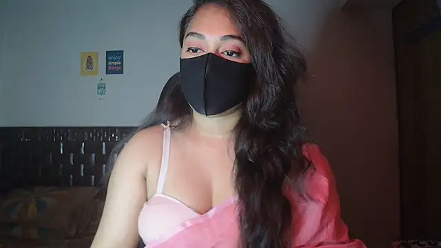 Most-Beautiful-Queen online show from November 2025 06:57:02 PM