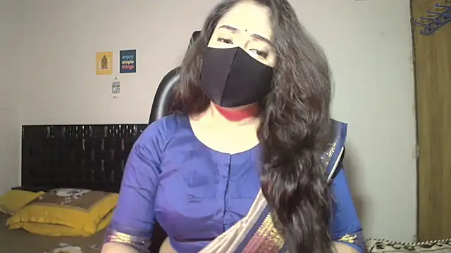 Most-Beautiful-Queen online show from February 2026 07:40:01 PM