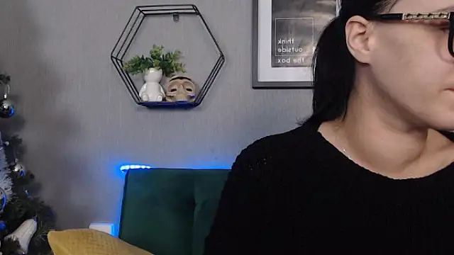 Snapshot of IzabelllNoir chatting on January 2025 08:47:02 AM IzabelllNoir online show from January 2025 08:47:02 AM