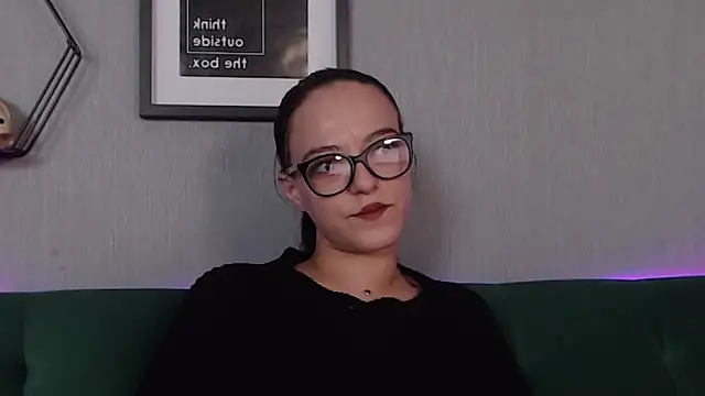Snapshot of IzabelllNoir chatting on February 2025 04:00:02 PM IzabelllNoir online show from February 2025 04:00:02 PM