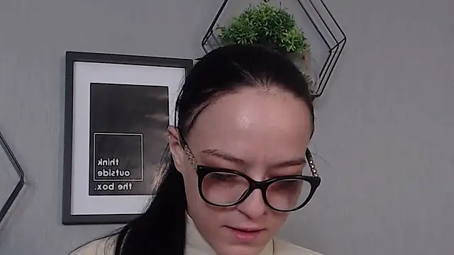 Snapshot of IzabelllNoir chatting on February 2025 08:27:02 AM IzabelllNoir online show from February 2025 08:27:02 AM