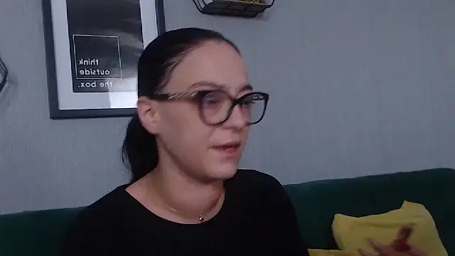 Snapshot of IzabelllNoir chatting on February 2025 09:15:01 AM IzabelllNoir online show from February 2025 09:15:01 AM