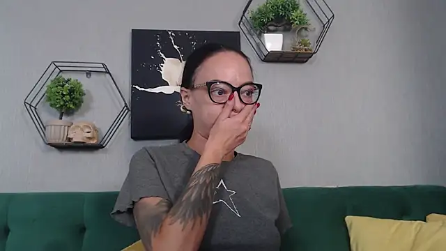 Snapshot of IzabelllNoir chatting on September 2025 08:59:02 AM IzabelllNoir online show from September 2025 08:59:02 AM