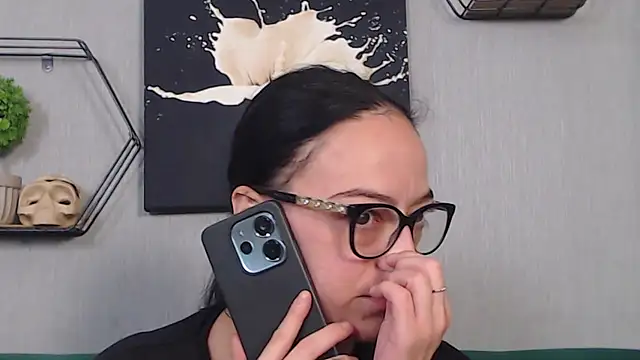 Snapshot of IzabelllNoir chatting on October 2025 09:31:01 AM IzabelllNoir online show from October 2025 09:31:01 AM