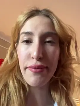 Snapshot of SerenaBennet chatting on March 2025 06:13:02 AM SerenaBennet online show from March 2025 06:13:02 AM