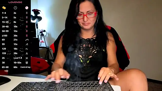 YourDreamLoverr online show from October 2025 10:37:01 PM