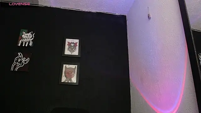 Snapshot of niakat_ chatting on January 2025 09:23:02 AM niakat  online show from January 2025 09:23:02 AM