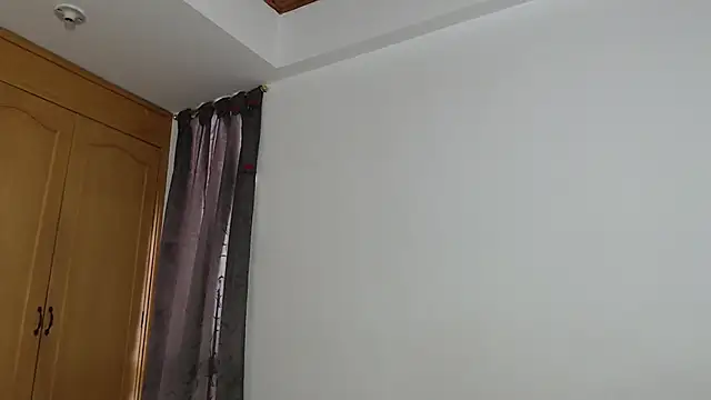 Snapshot of Sharickleon11 chatting on January 2025 09:03:01 PM Sharickleon11 online show from January 2025 09:03:01 PM