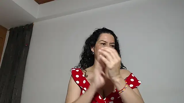 Snapshot of Sharickleon11 chatting on October 2025 11:03:02 PM Sharickleon11 online show from October 2025 11:03:02 PM
