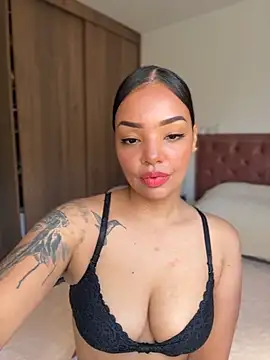 Sara LipsX online show from June 2026 07:49:02 PM